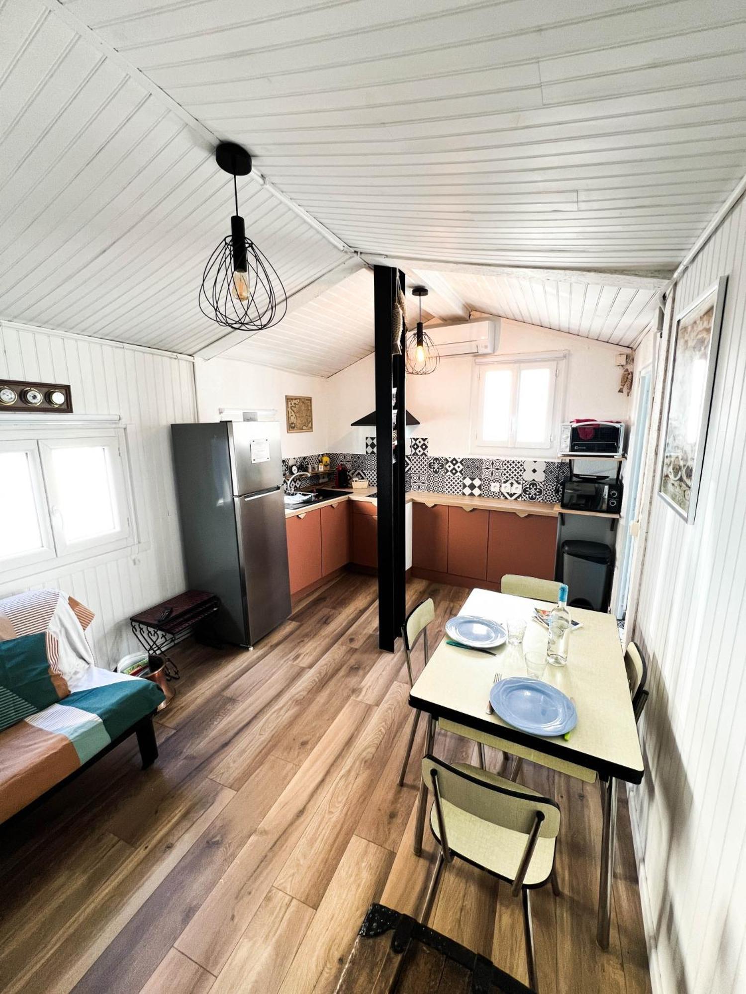 Maisonnette De Pecheur Chauffee Et Climatisee Port-la-Nouvelle Zewnętrze zdjęcie